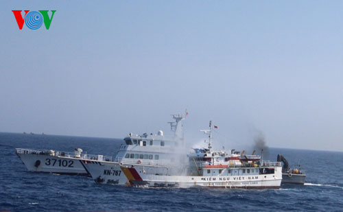 ชมรมชาวเวียดนามที่อาศัยอยู่ในต่างประเทศเรี่ยไรเงินสนับสนุนให้แก่กองกำลังตำรวจทะเล